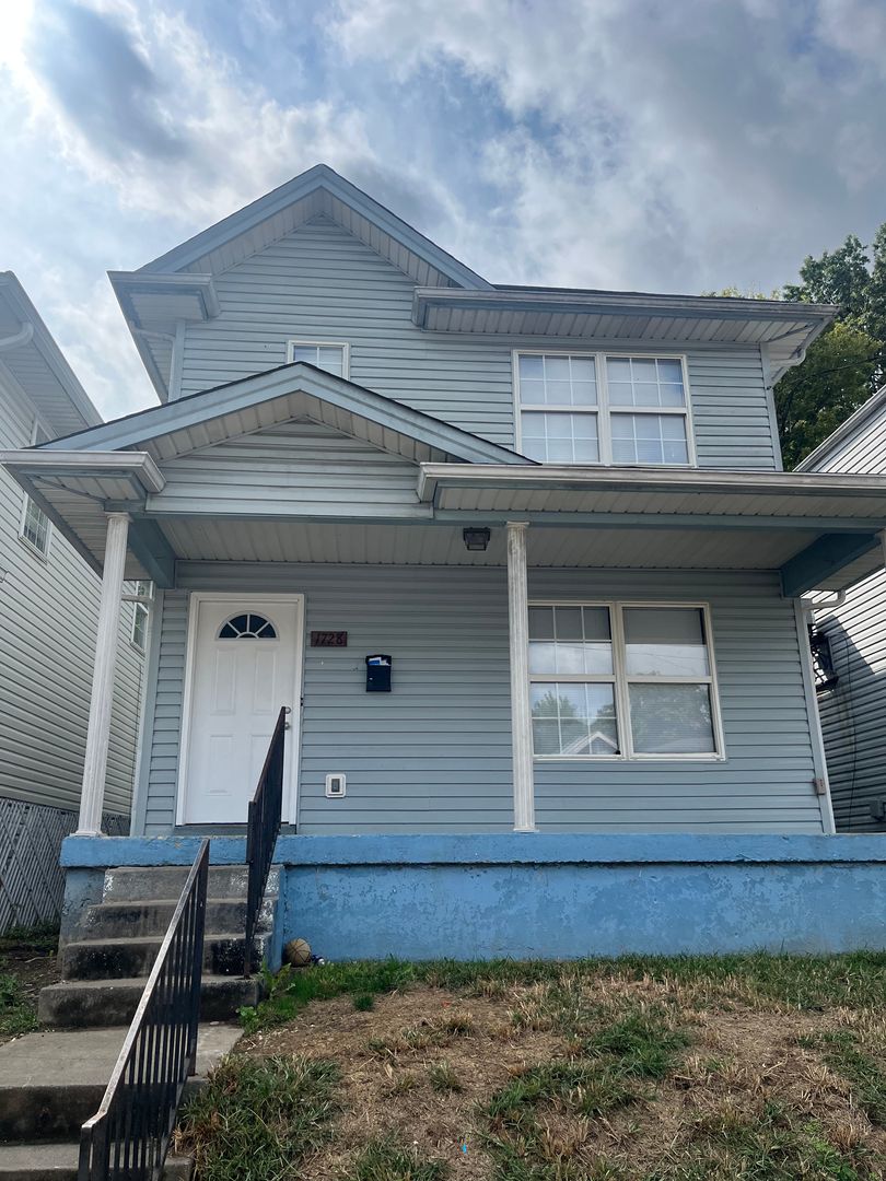 Louisville House: 1728 W Oak St