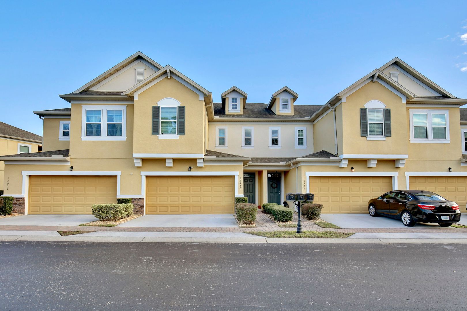 Clermont Townhome: 13530 Fountainbleau Dr