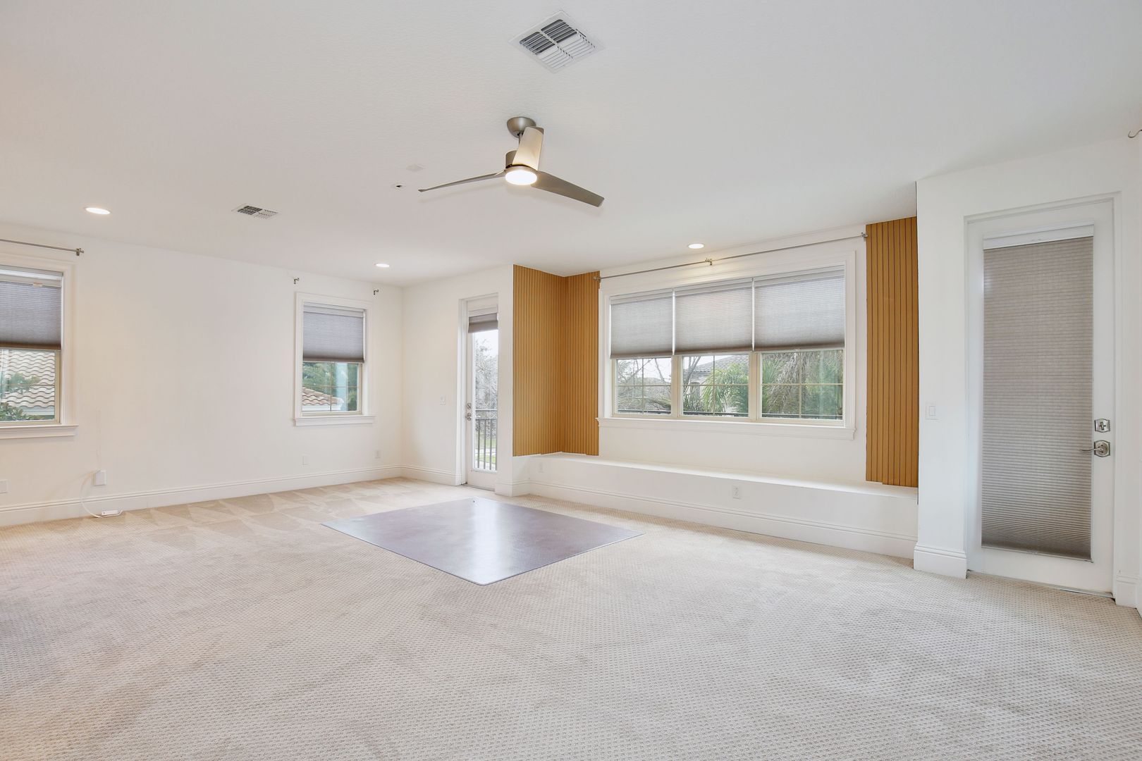 MOBBERLEY CIR 10822 31 of 73