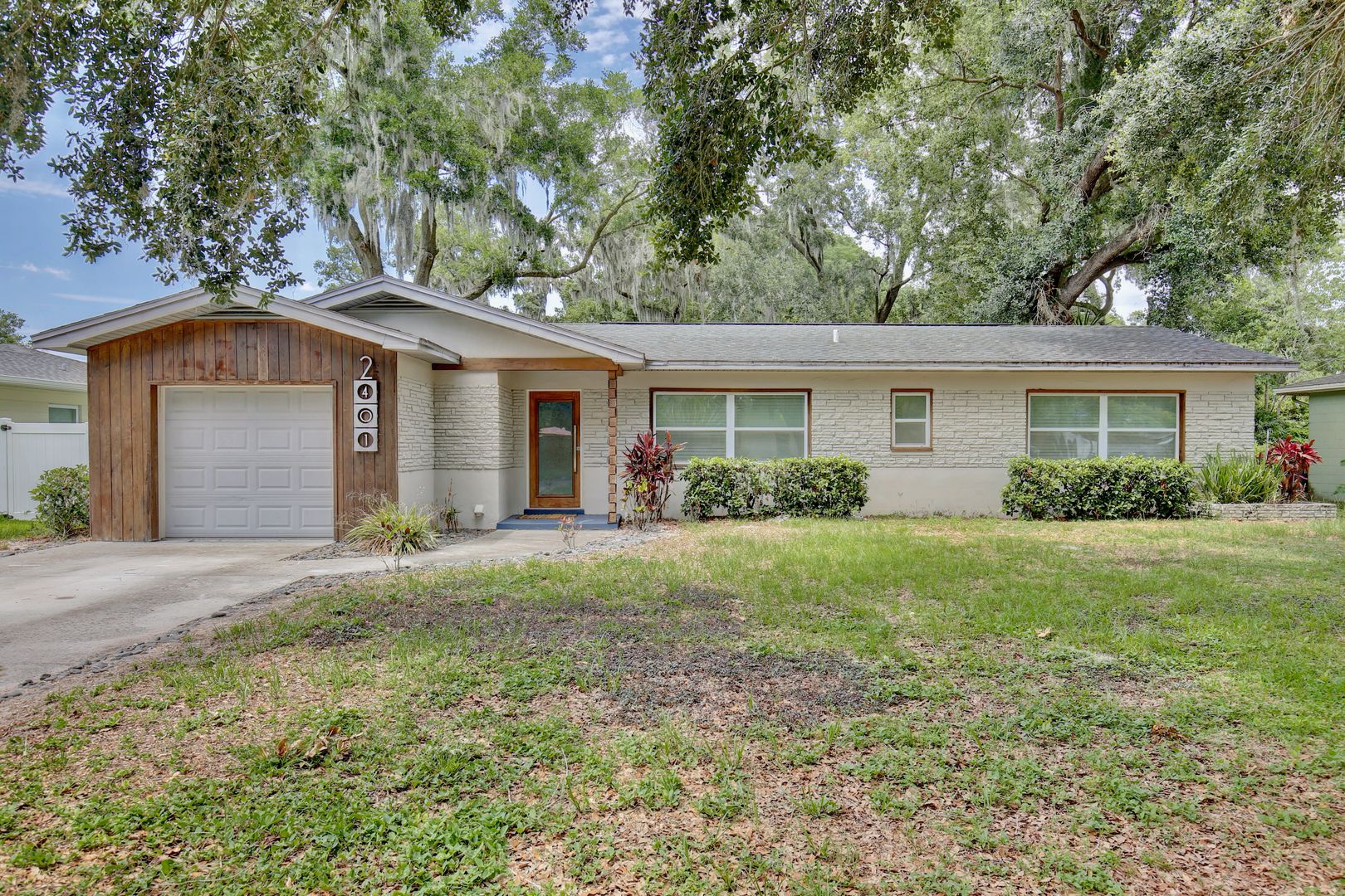 Winter Park House: 2401 Albert Lee Pkwy