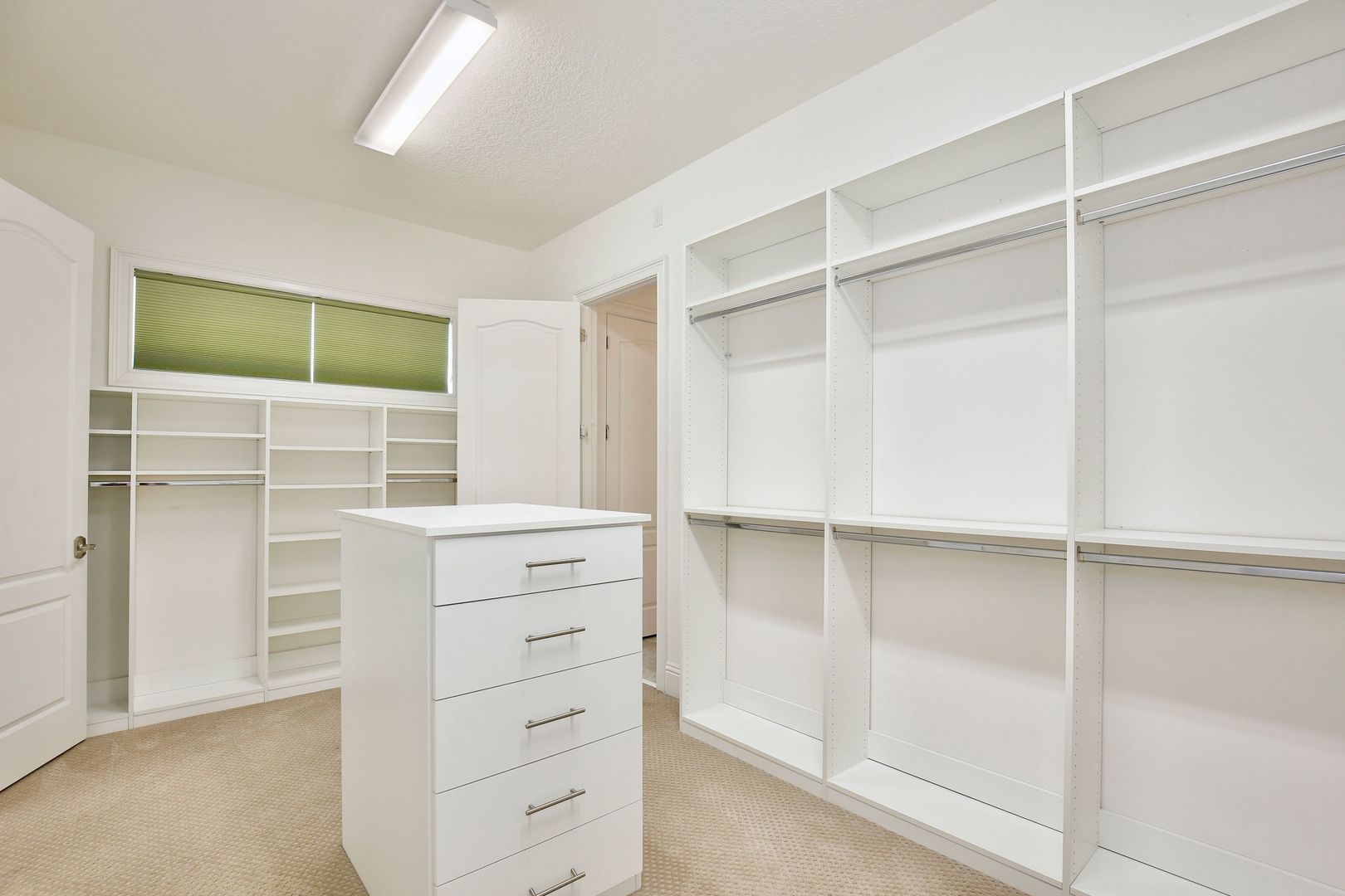MOBBERLEY CIR 10822 23 of 73
