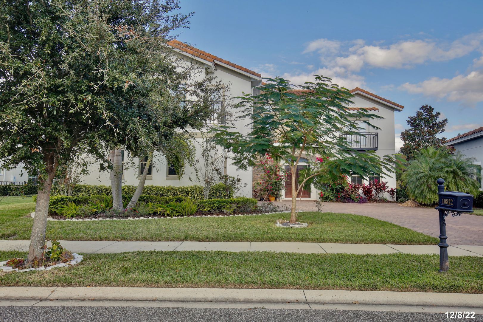MOBBERLEY CIR 10822 2 of 12