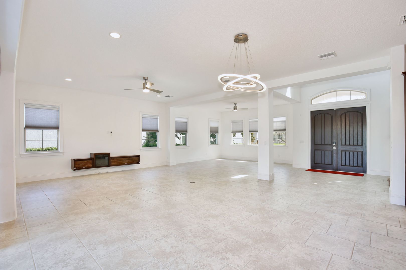 MOBBERLEY CIR 10822 6 of 12