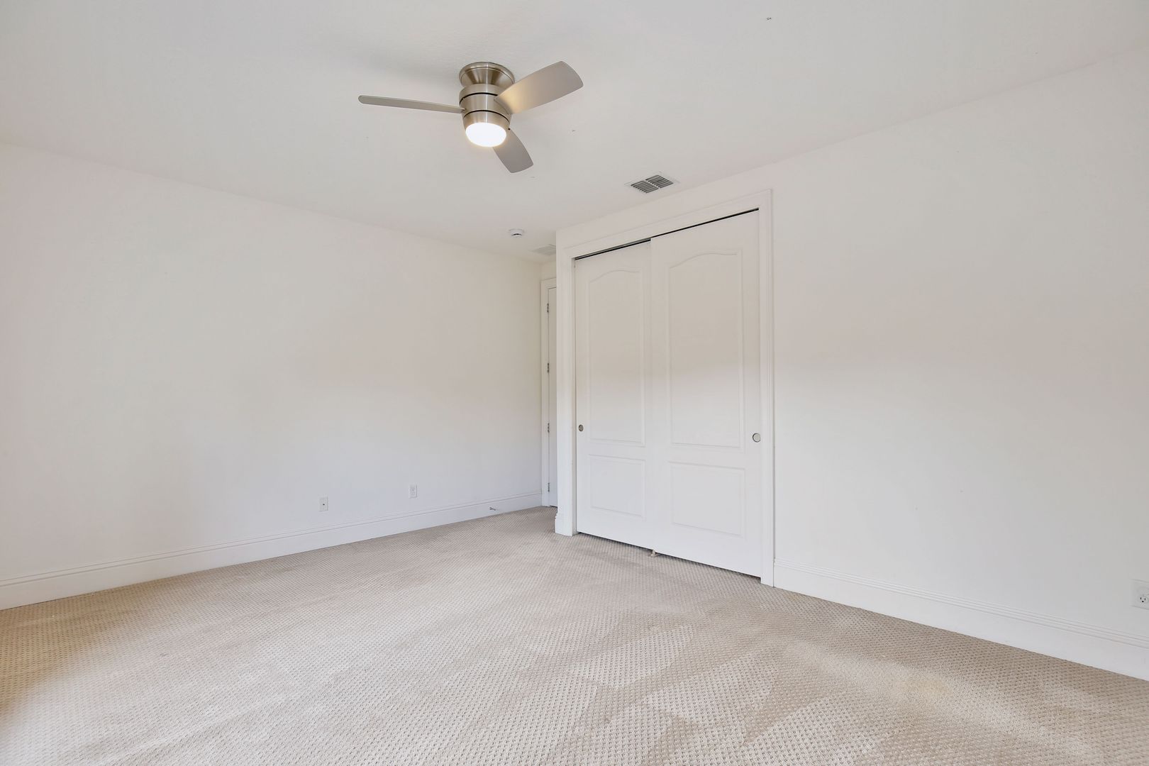 MOBBERLEY CIR 10822 41 of 73