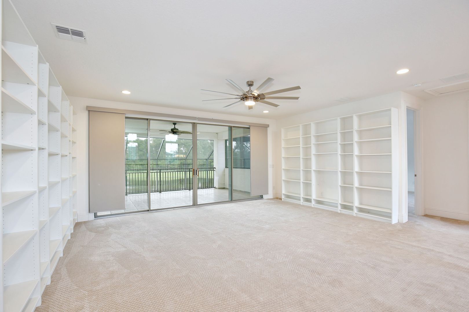 MOBBERLEY CIR 10822 25 of 73