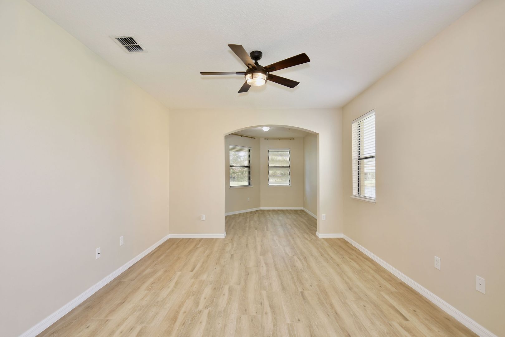 COASTAL BREEZE DR. 3908 9 of 12