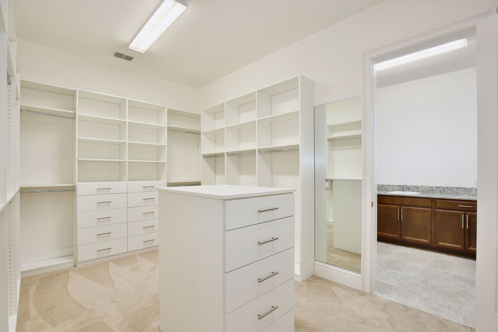 MOBBERLEY CIR 10822 24 of 73