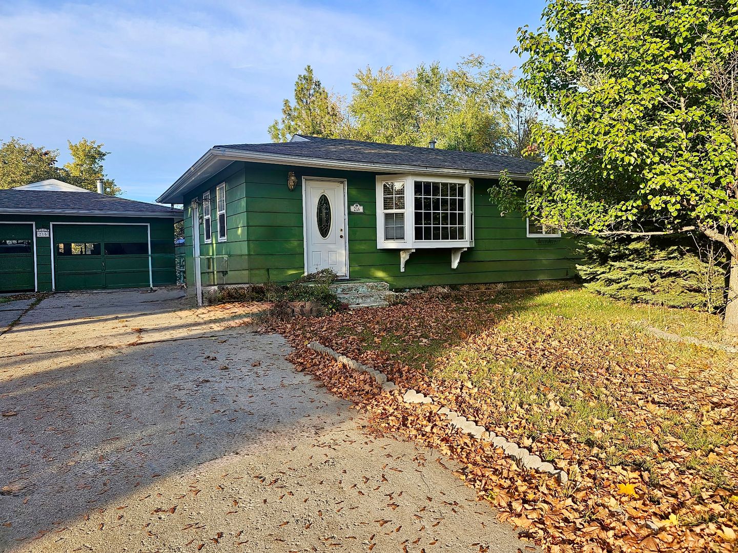 Lolo House: 216 Tyler Way