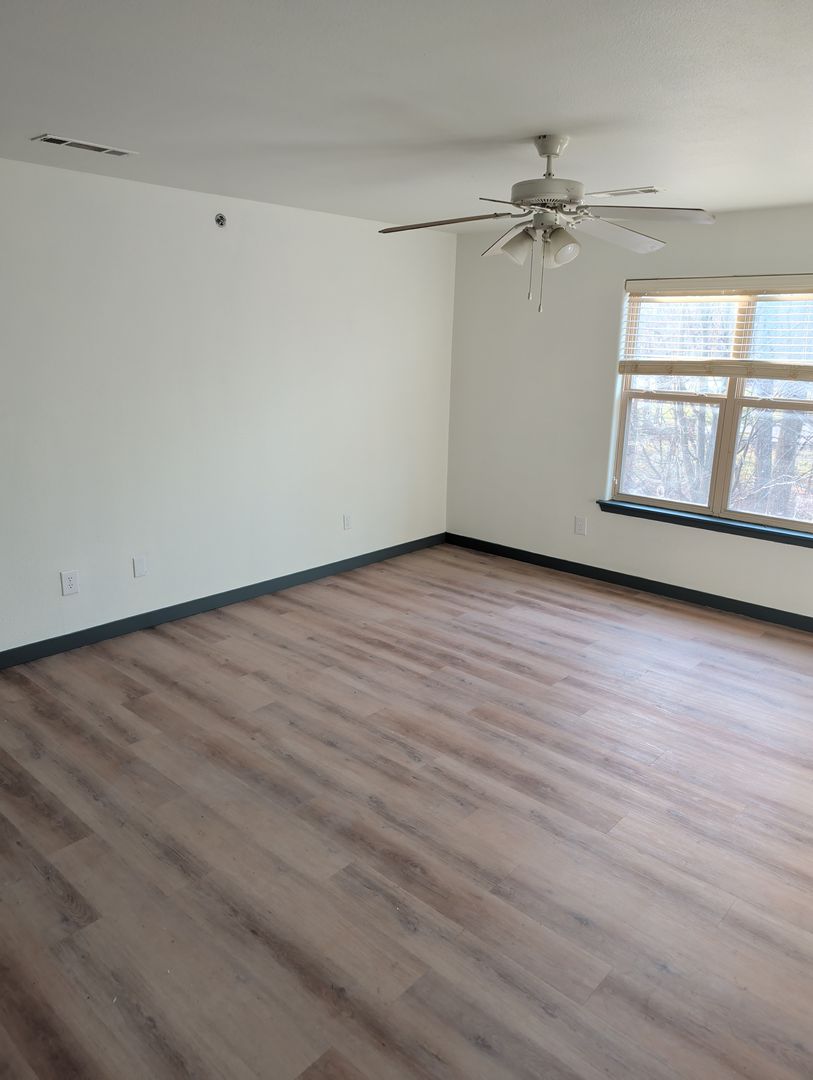 Fayetteville Apartment: 2619 N Quality Ln