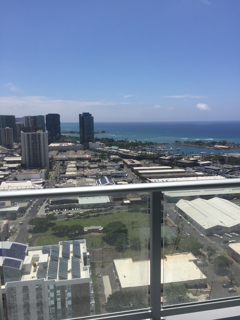 Honolulu House: 555 South St #3602