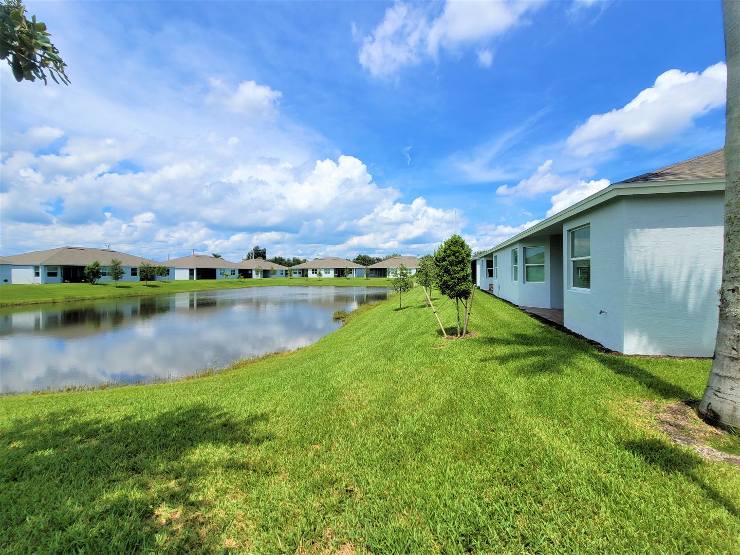 Annual unfurnished rental. Available for new residents on 07/10/2024