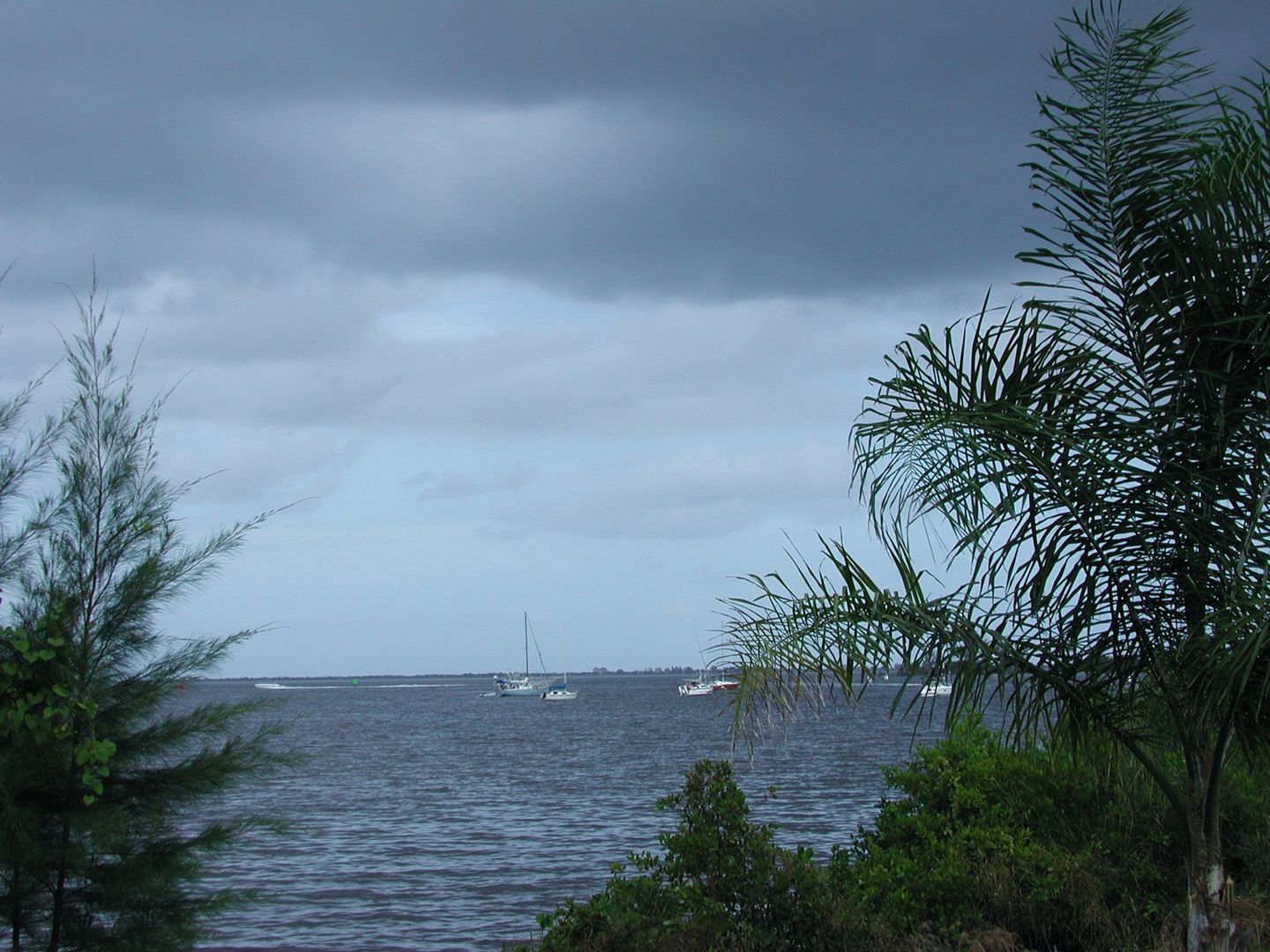 Annual unfurnished rental. Available for new residents on 07/10/2024