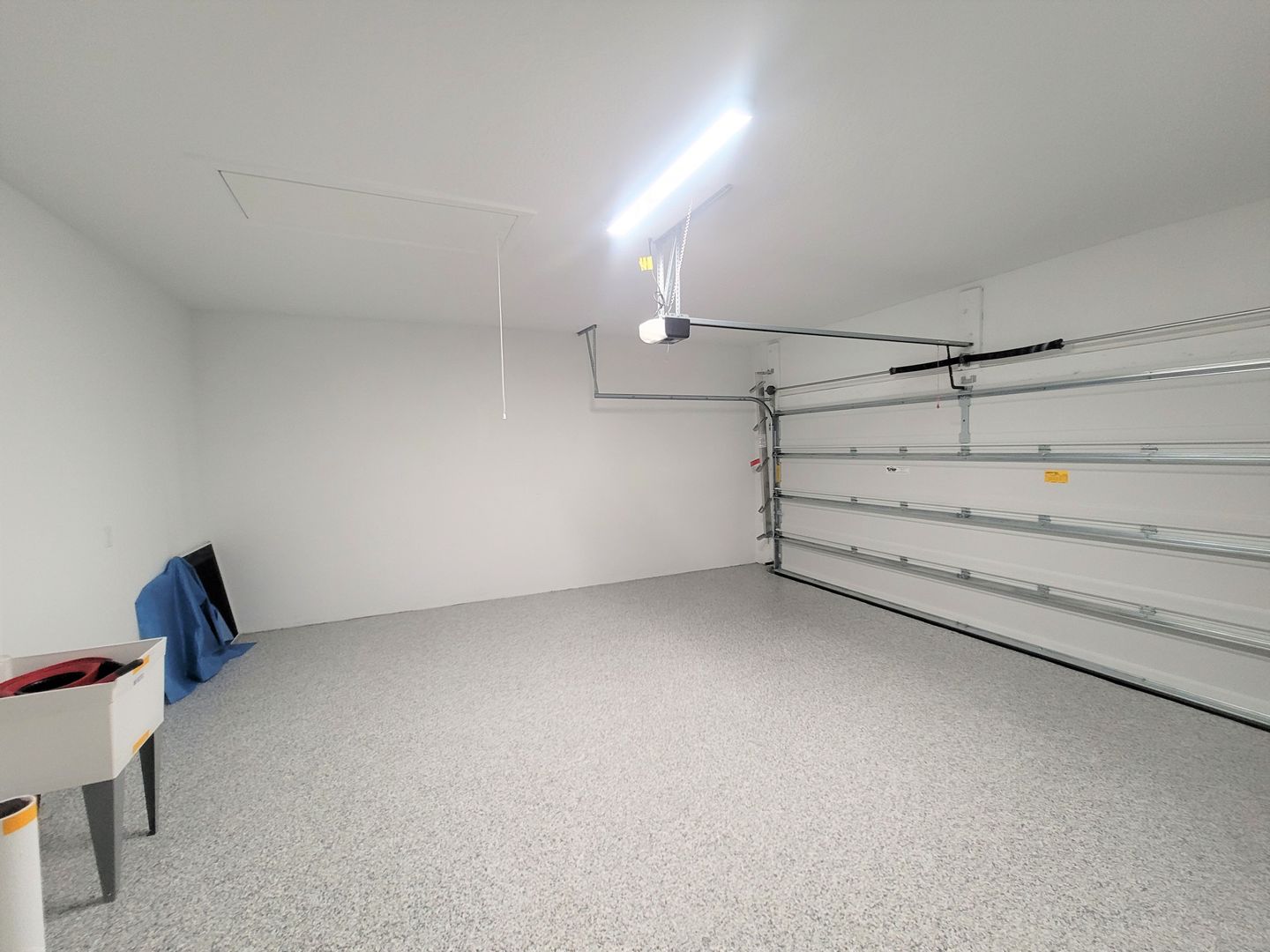 Annual unfurnished rental. Available for new residents on 07/10/2024. Built 2022, gently lived