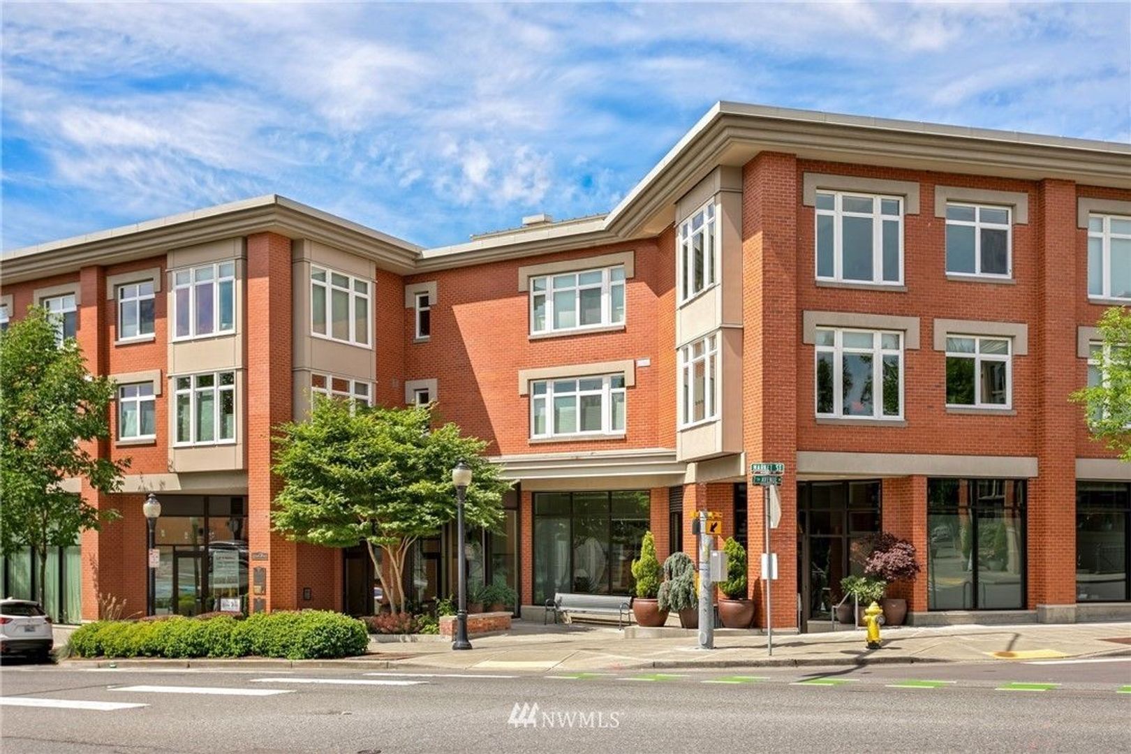 Kirkland Condo: 631 Market St.