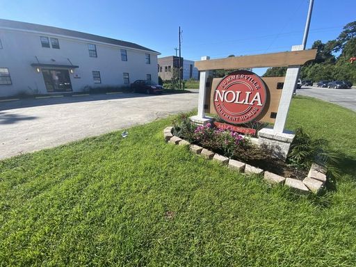 Renovated 2BR Near Downtown Summerville | Pets Welcome + FREE Application – photo 1