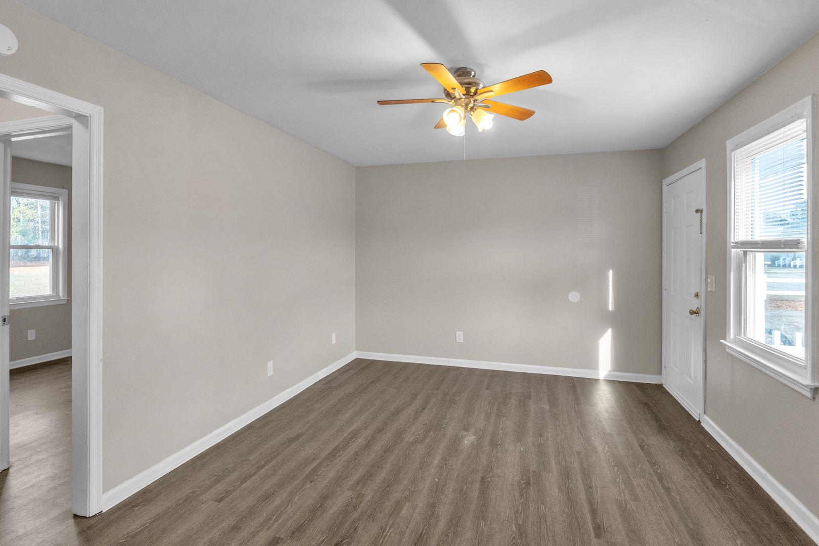 Cozy 2 bedroom in West Columbia comfort and convenience (($250.00 off first months rent)) July special 5 of 10