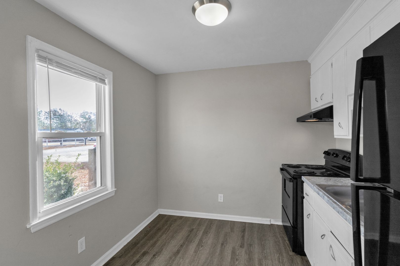 Cozy 2 bedroom in West Columbia comfort and convenience (($250.00 off first months rent)) July special 9 of 10