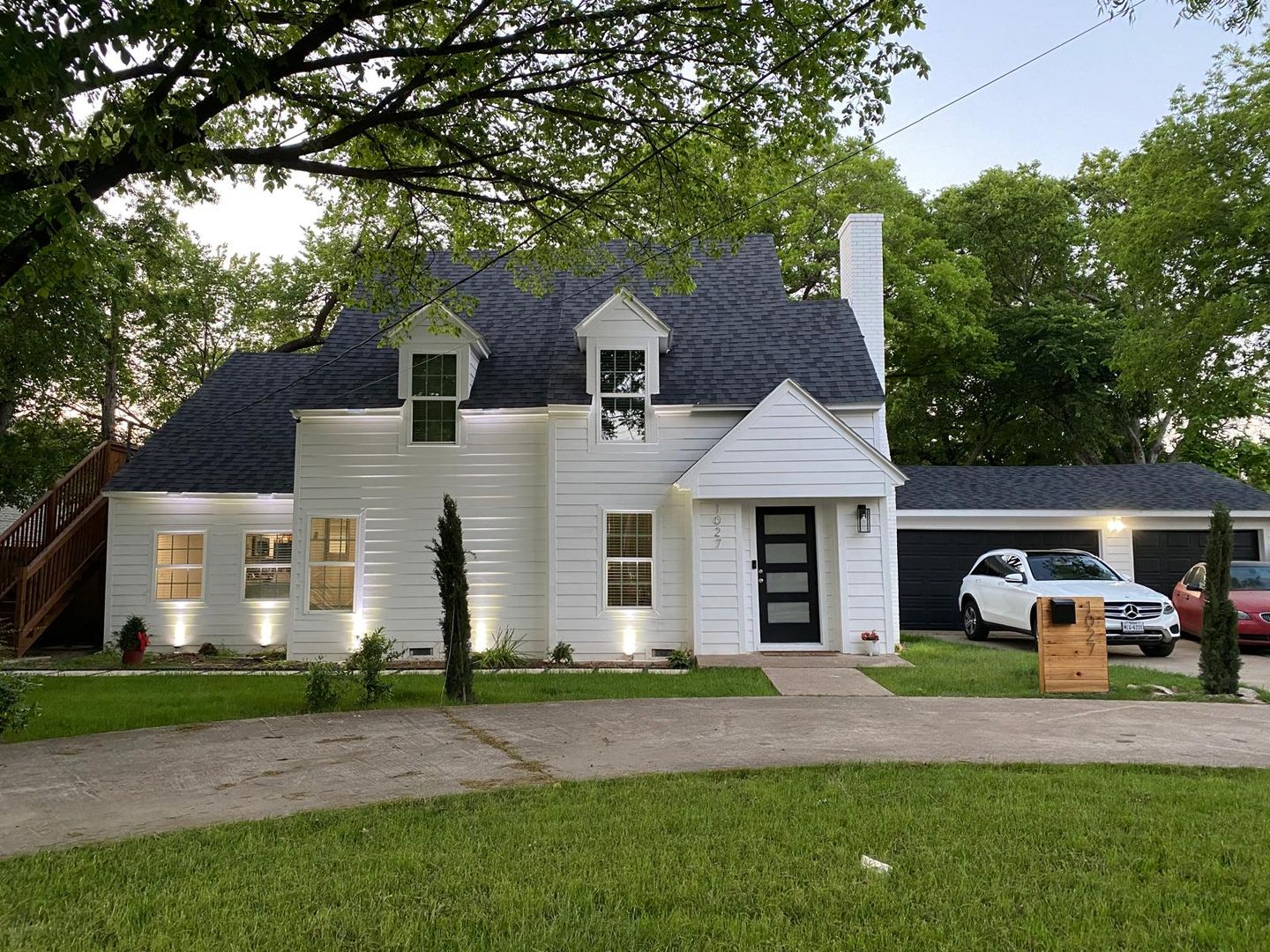 Irving House: 1027 E Union Bower RdI