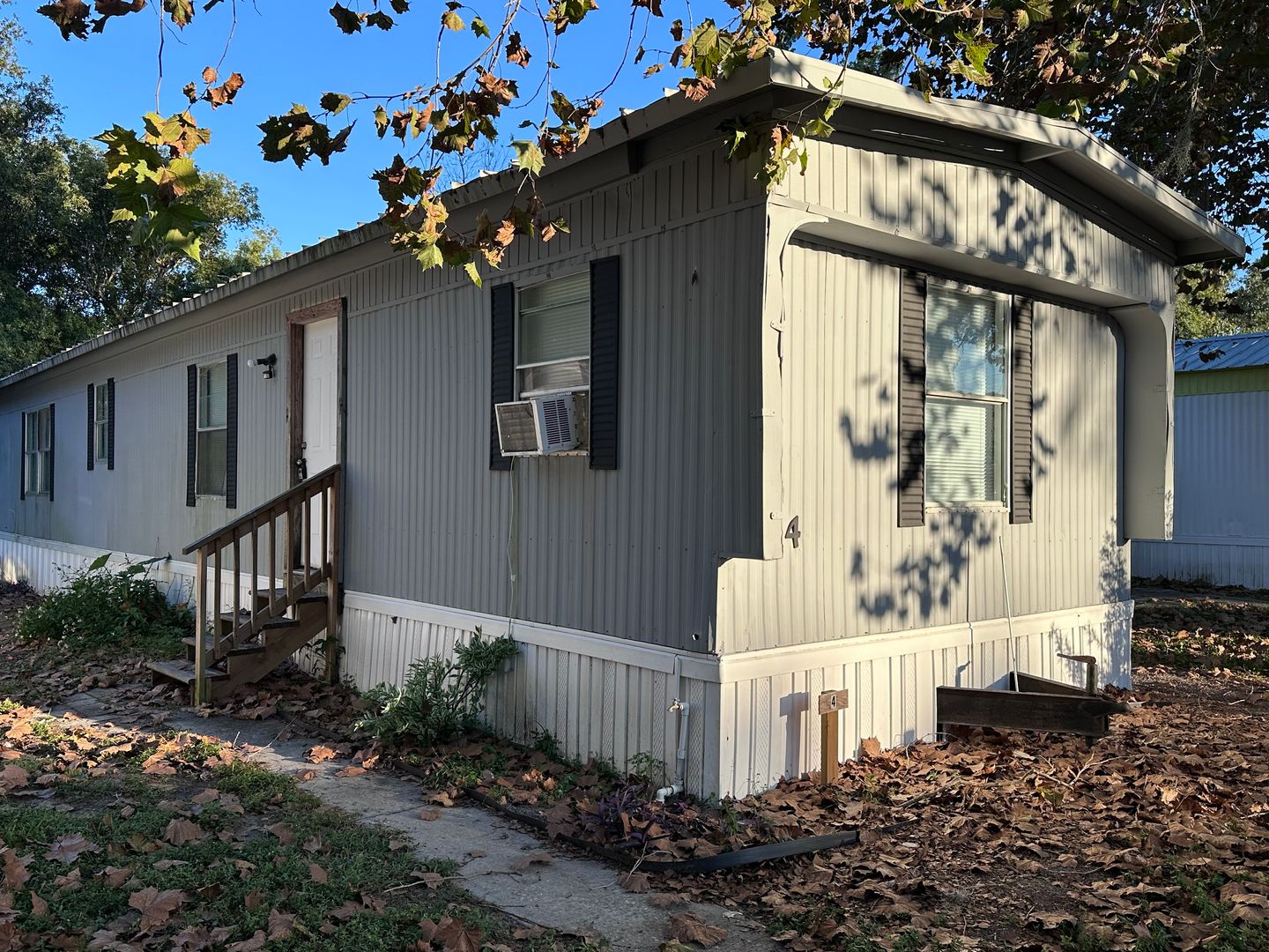 Zephyrhills Apartment: 37021 Tucker Rd - Unit 4- MH