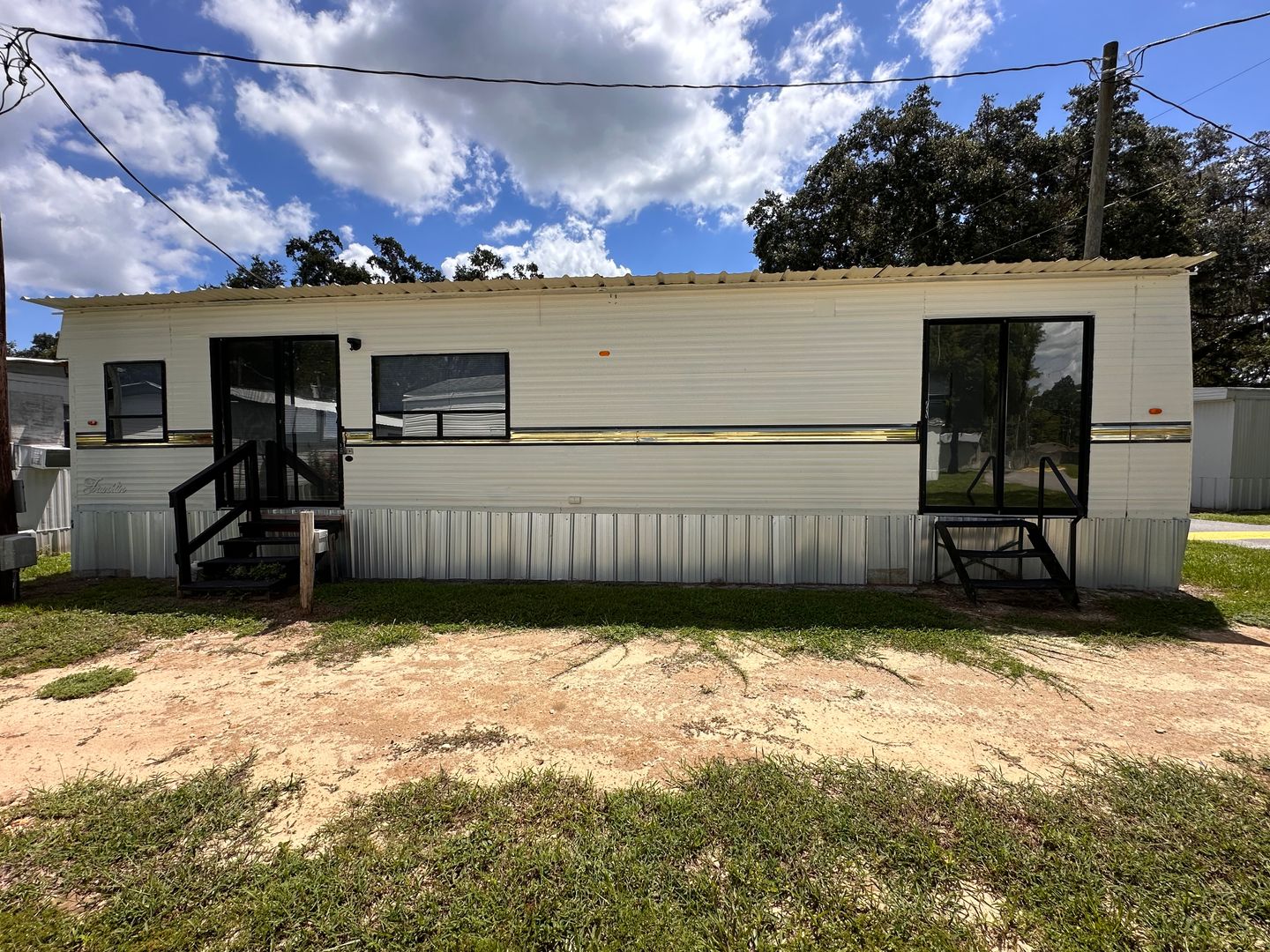 Brooksville Apartment: 11811 N Broad Street