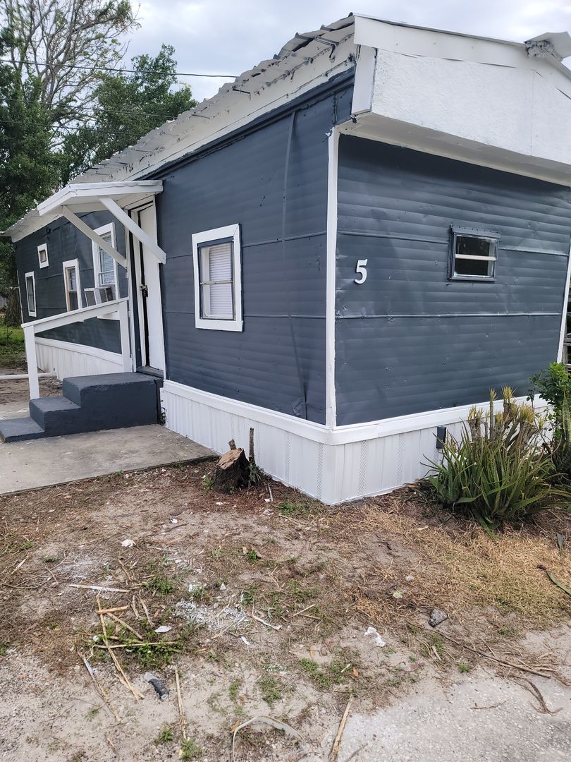 Auburndale Apartment: 340 Recker Hwy