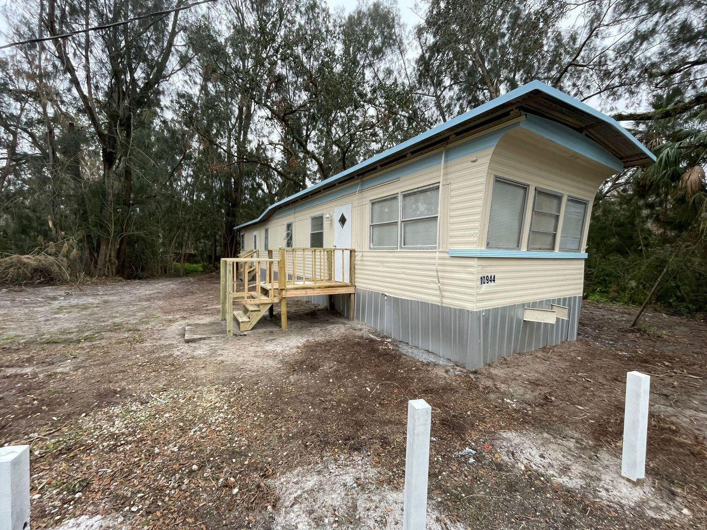 Gibsonton Apartment: Whispering Waters Way