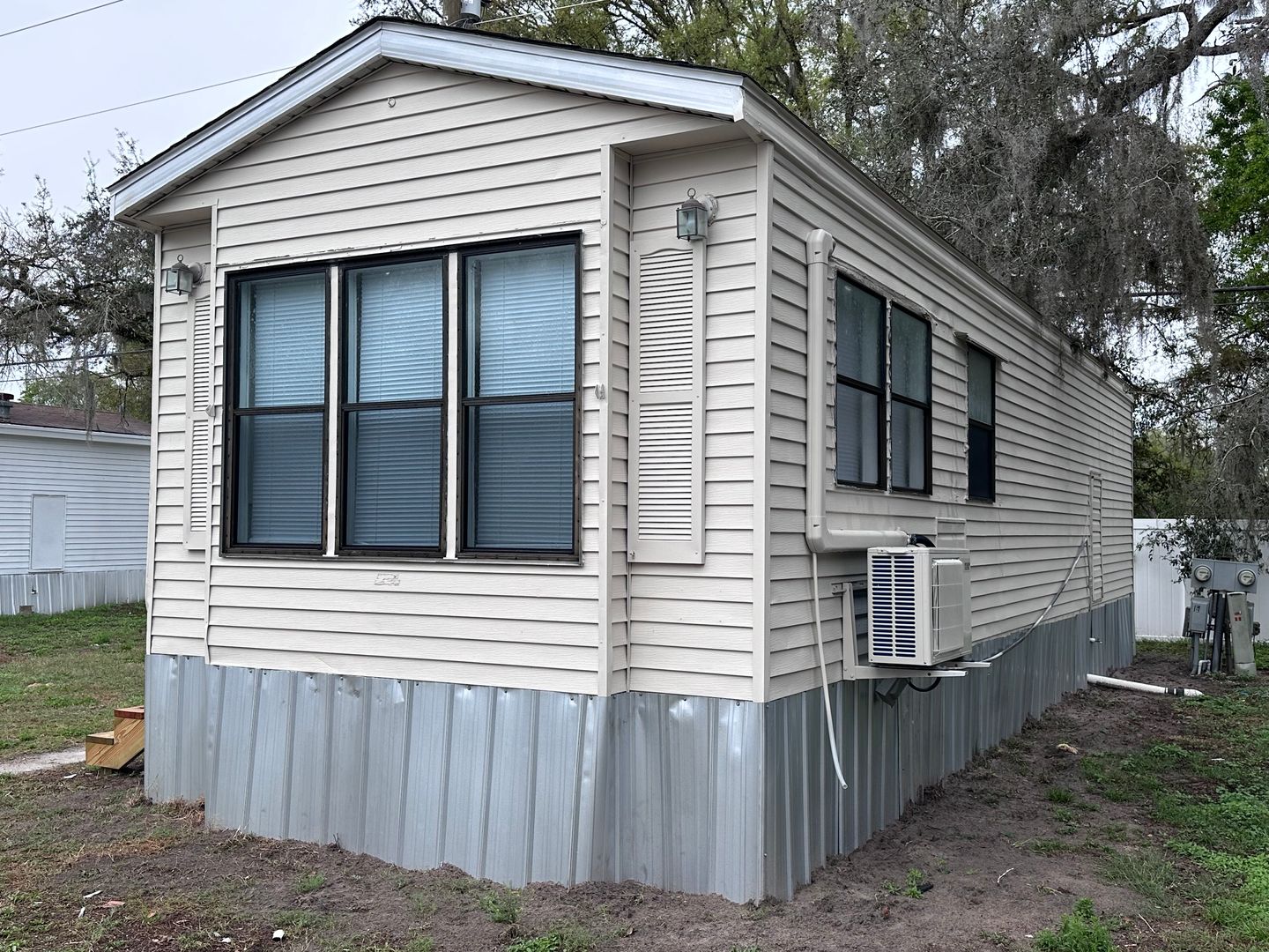 Zephyrhills Apartment: 37021 Tucker Rd - Unit 14