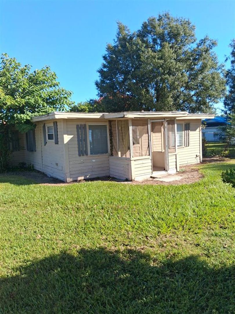 Bartow Apartment: Bartow Road S