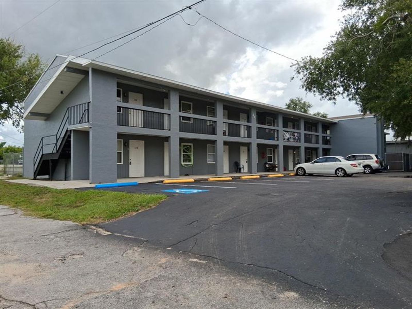 Lake Wales Apartment: 27 W Crystal Ave