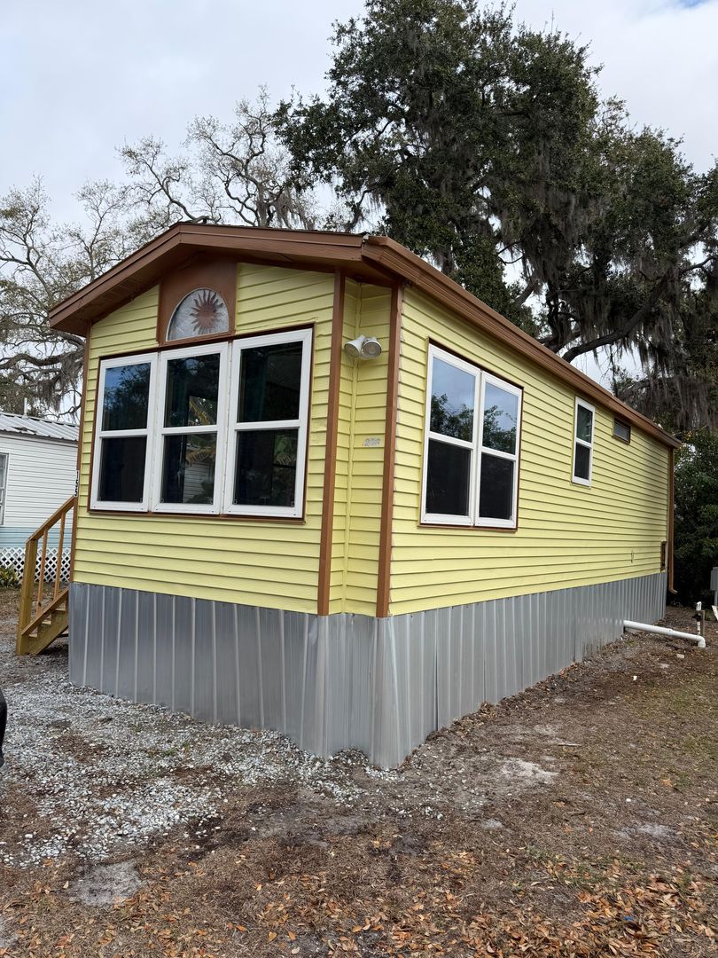 Gibsonton Apartment: 11310-11344 South US Hwy 41