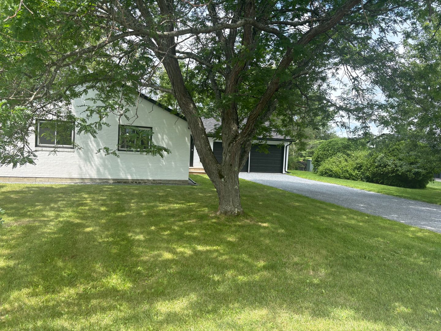 Williamstown House: 73 Candlewood Dr