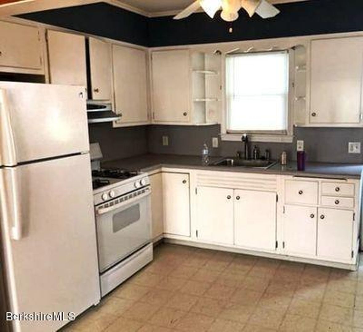 North Adams Apartment: 38 Bryant St