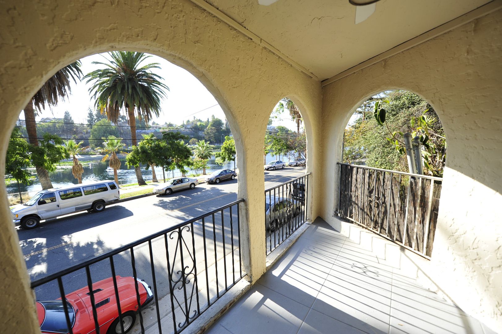 Los Angeles Apartment: 638 Echo Park Ave