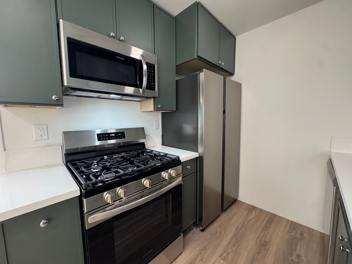 Los Angeles Apartment: 3414 Overland Ave