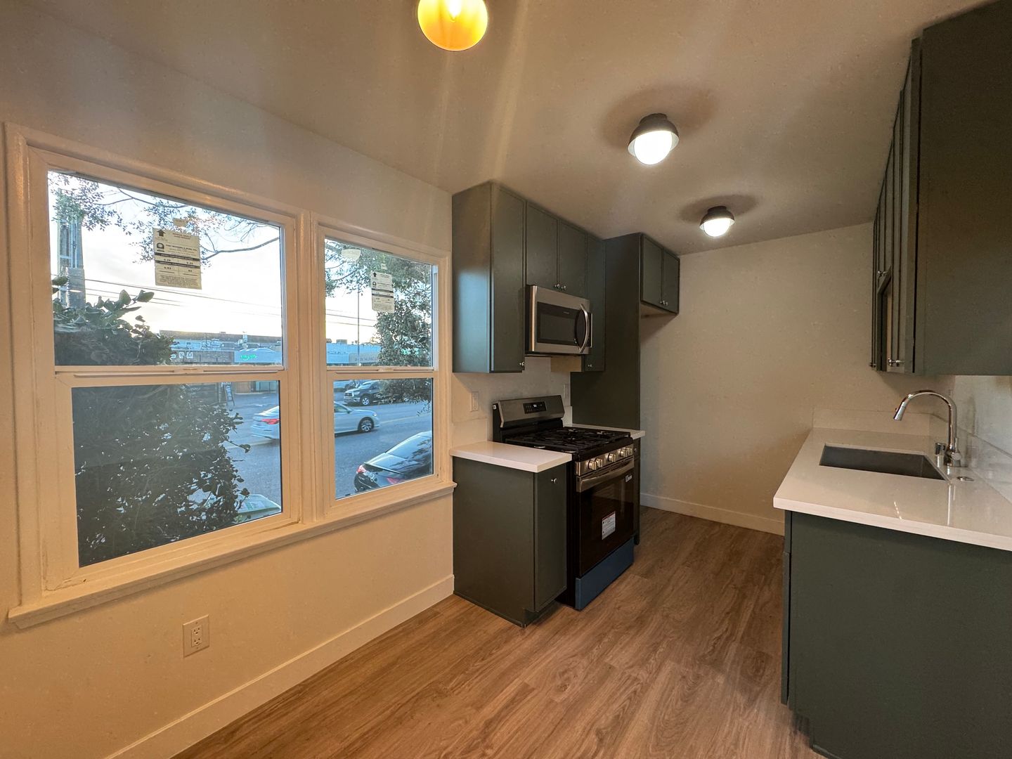 Los Angeles Apartment: 3414 Overland Ave