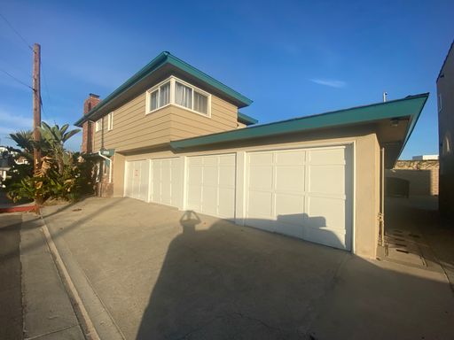 Balboa Peninsula | Newport Beach 2 Bedroom Apartment | Month‑to‑Month Lease – photo 1