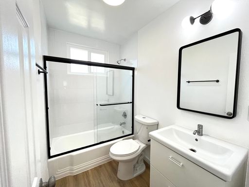 OPEN HOUSE SATURDAY, SEPTEMBER 26 | Spacious 2-Bedroom in Prime Koreatown Location – photo 1