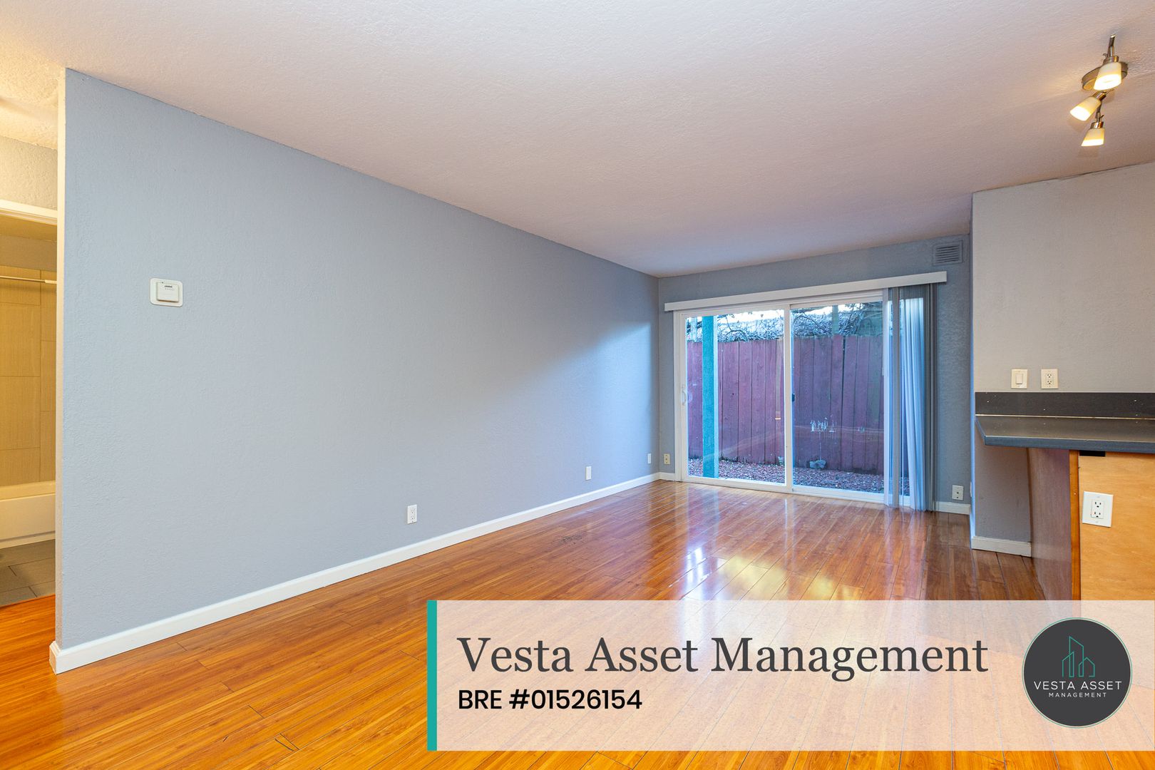 Oakland Apartment: 2011 7th Ave