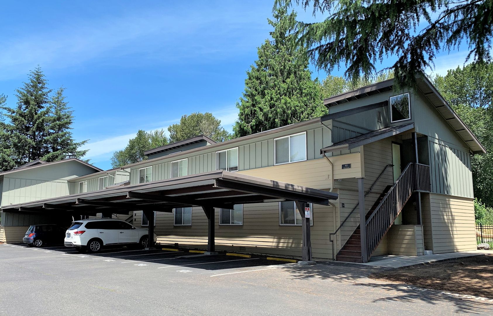 Kent Apartment: 411 Alder Lane