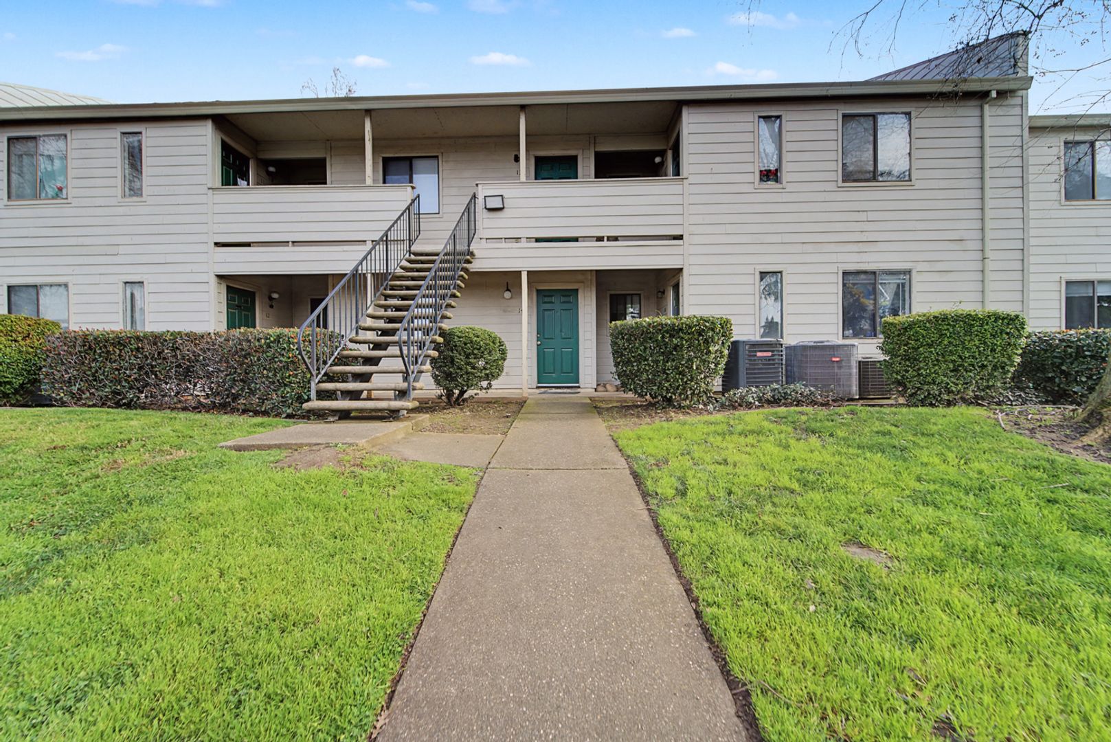 Yuba City Apartment: 1290 Northgate Dr #1-100