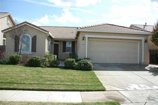 4 bedroom 2 bath 1927sq ft home located in Plumas Lake