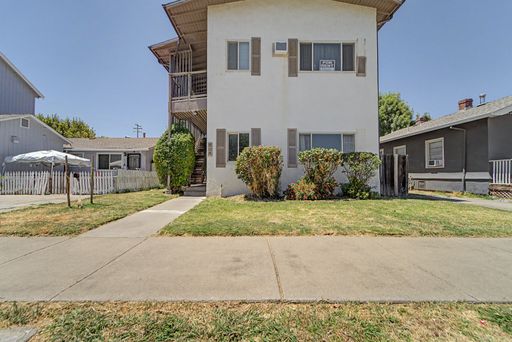 FIRST MONTH FREE! 2 bedroom 1 bath 700 sq ft unit located in Marysville