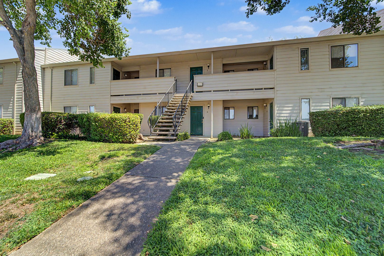 Yuba City Apartment: 1290 Northgate Dr #1-100