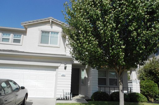 Roomy, Bright & Ready to Live In – Mississippi Drive 5-Bed Home – photo 1