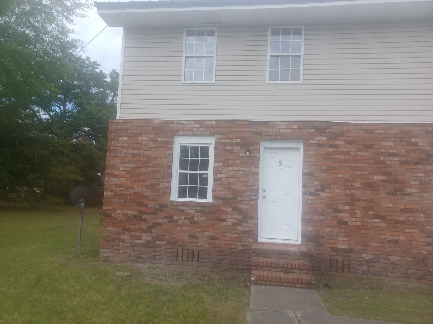 Hinesville Apartment: 100 Hall Street
