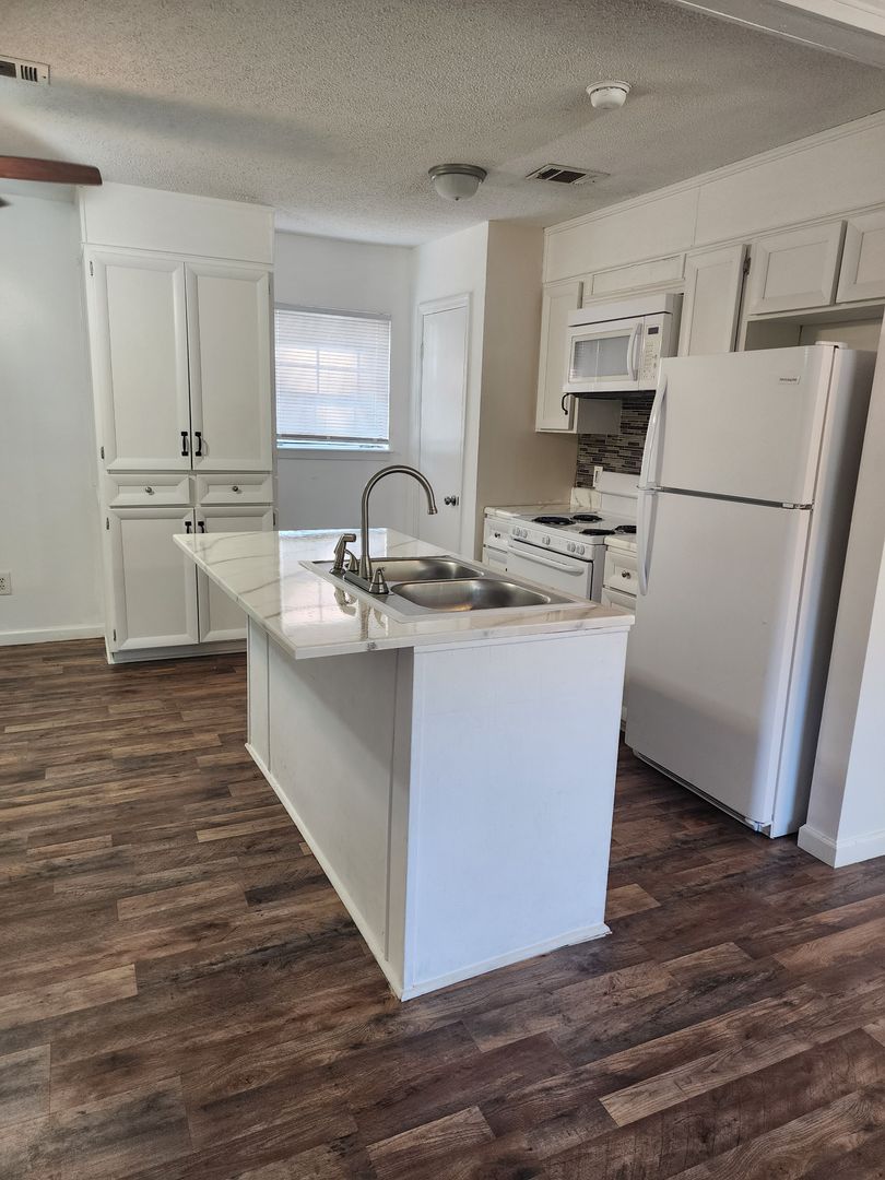 1105 Kelly Drive, Hinesville, GA 31313