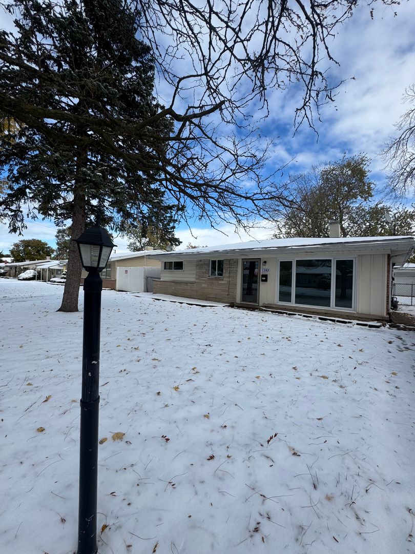 Calumet City House: 1383 Stanley Blvd.