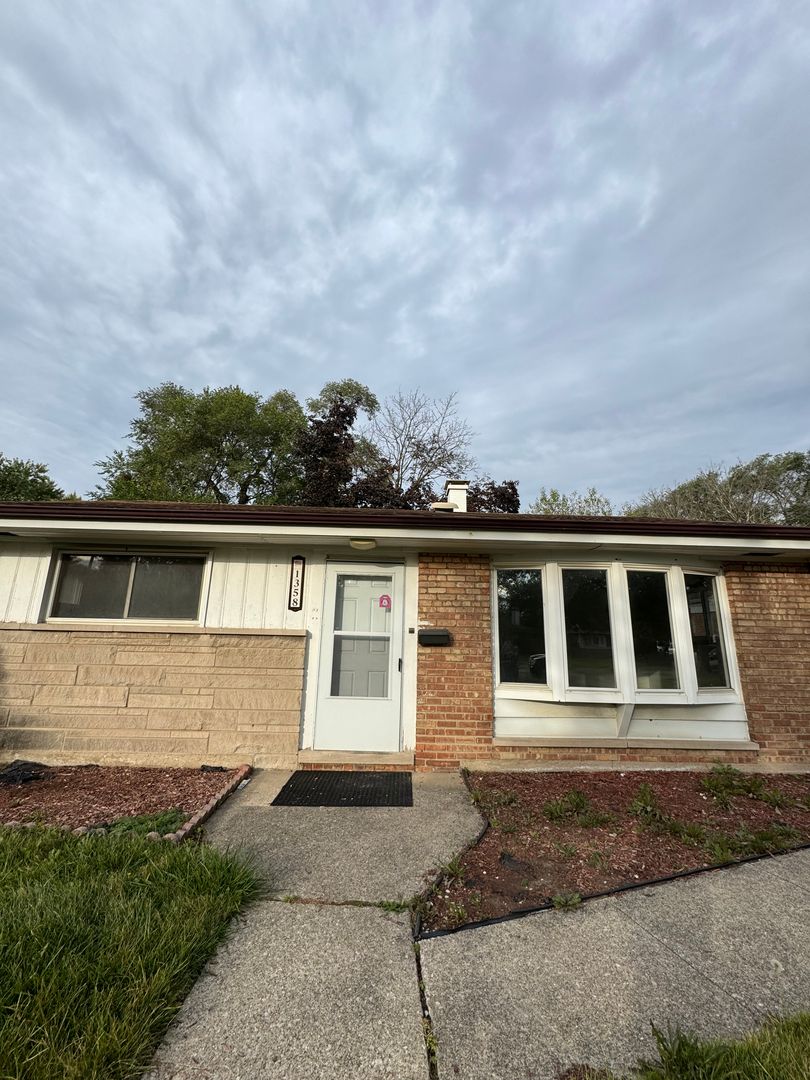 Calumet City House: 1358 Price Ave.