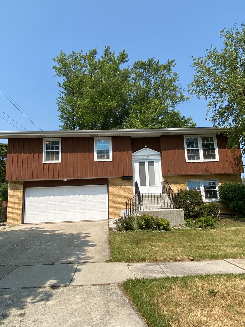 4 Bedroom House Now Available in Tinley Park!!!