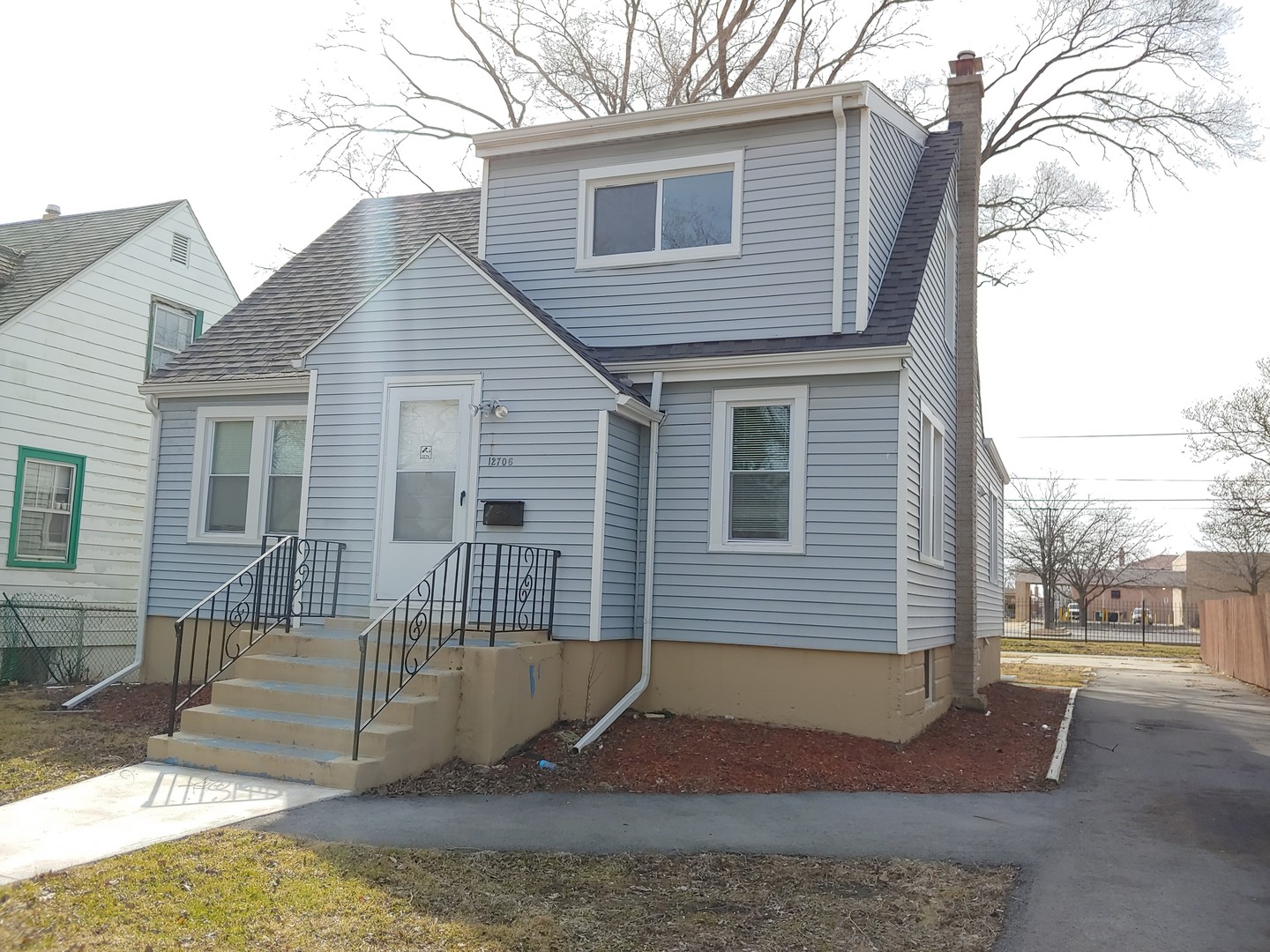 Calumet Park House: 12706 S. Throop St.